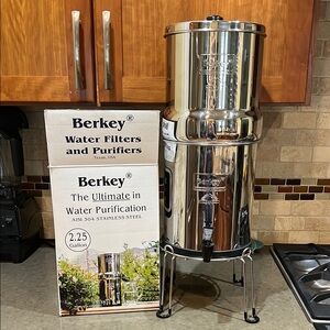 Berkey Stainless Steel Water Purifier - Big Berkey 2.25 Gallon